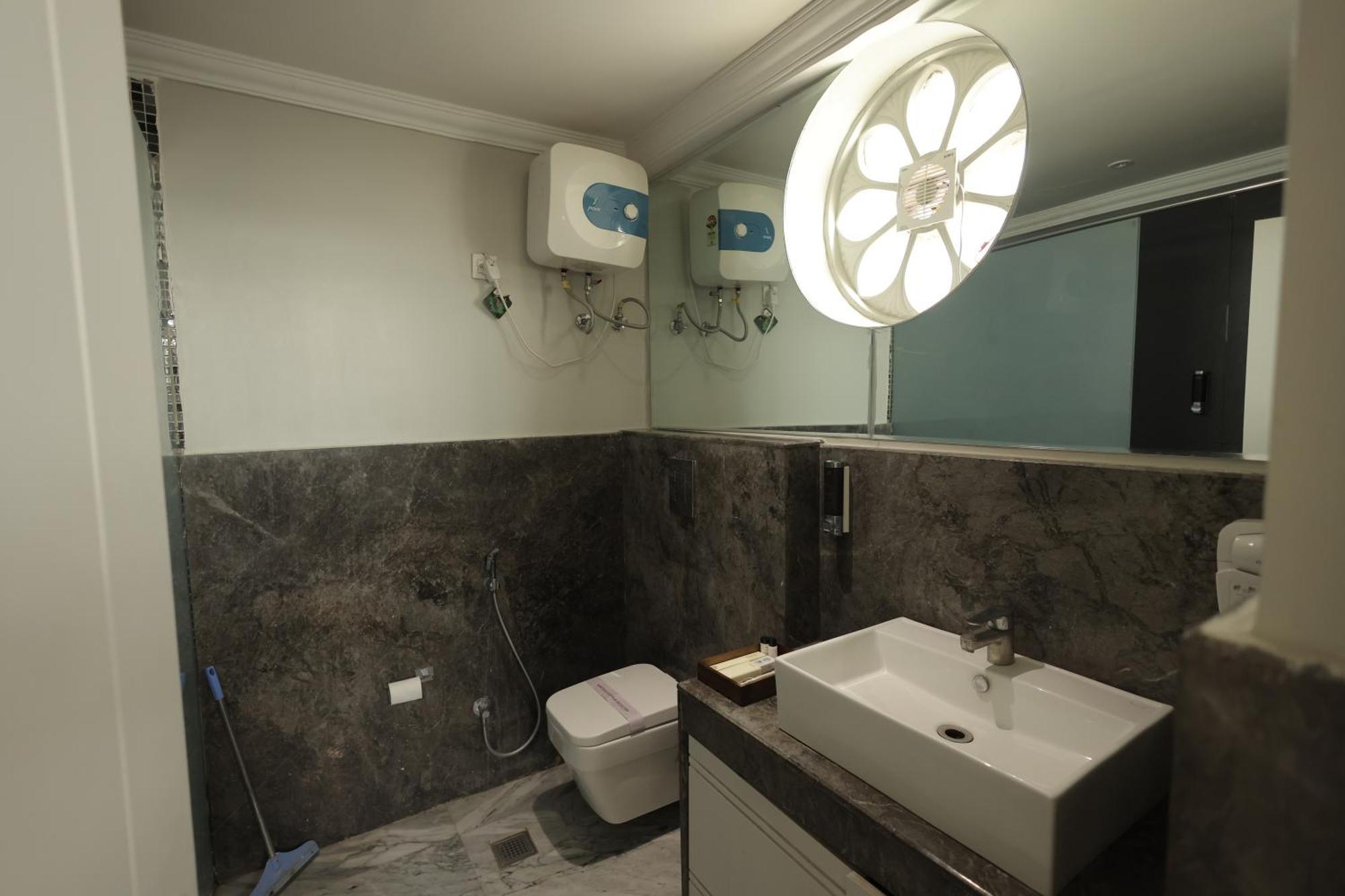 Phoenix - Unmatched Comfort Udaipur Exterior foto