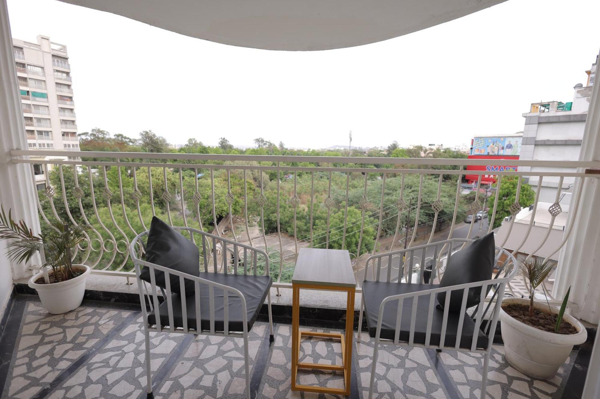 Phoenix - Unmatched Comfort Udaipur Exterior foto