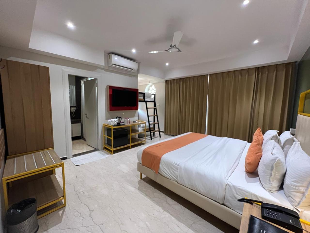 Phoenix - Unmatched Comfort Udaipur Exterior foto